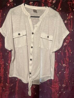 Lightweight White Tie-Front Button Down short sleeve Shirt